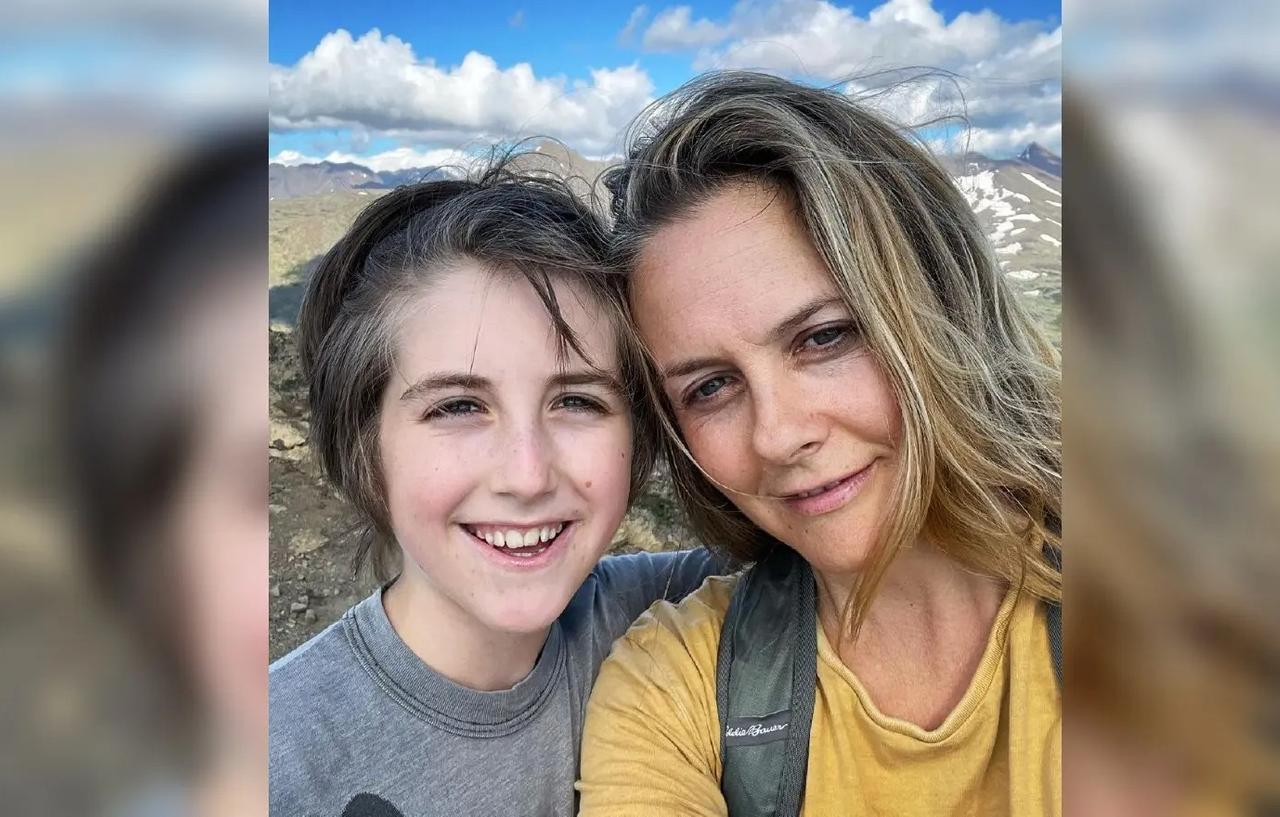 Alicia Silverstone Spotted With Son After Posing Nude For PETA