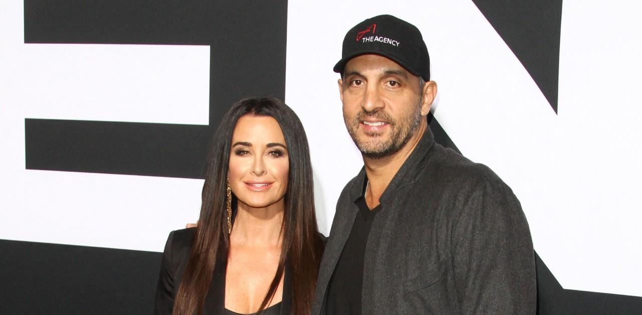 Kyle Richards Admits Mauricio Umansky Split Is Too Much To Deal With