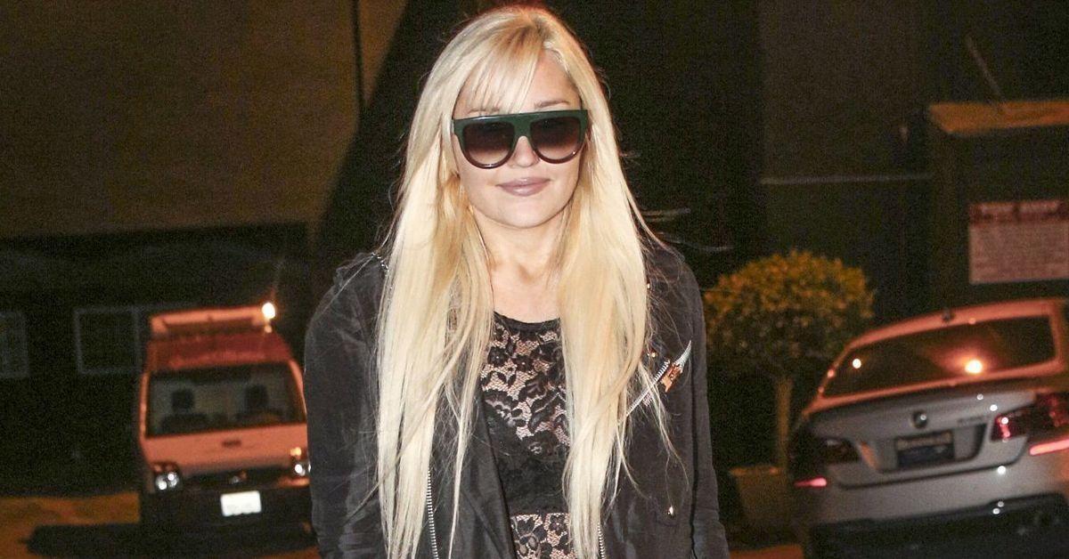 Amanda Bynes Spotted With Fan Roaming Streets Before Psychiatric Hold