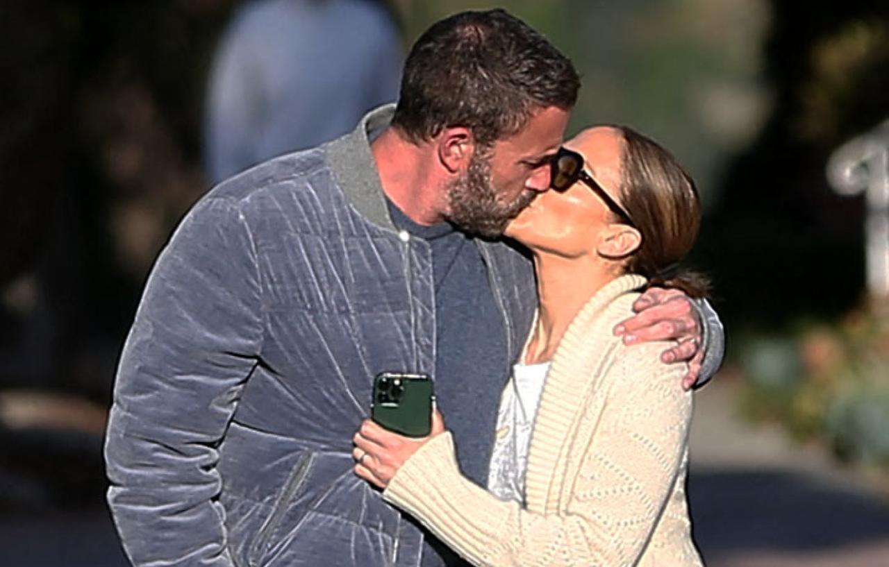 Jennifer Lopez Ben Affleck S Gigantic Egos Cause Them To Clash