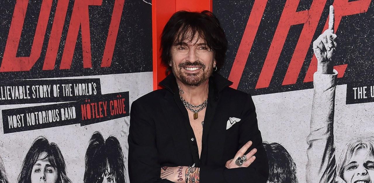 Tommy Lee Posts Nsfw Naked Photo Amid Pamela Anderson Drama