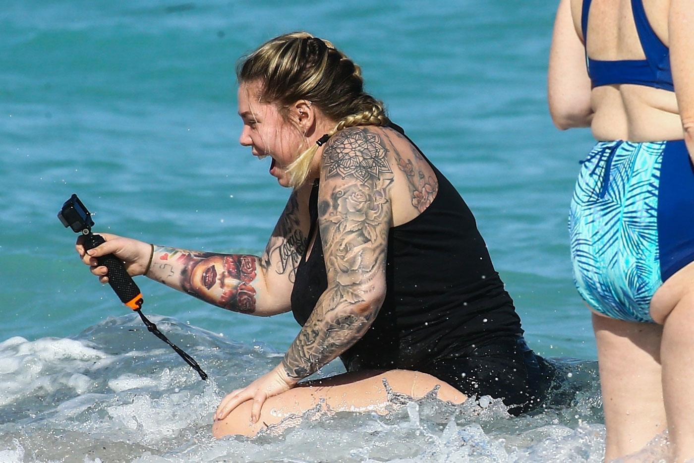 Kailyn Lowry Strips Down At The Beach Showing Off Post Baby Body