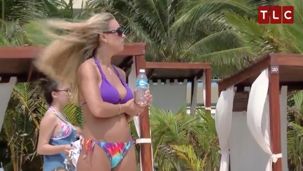 Fit And Kate Gosselin Shows Off Her Bikini Body On Mexican Vacation