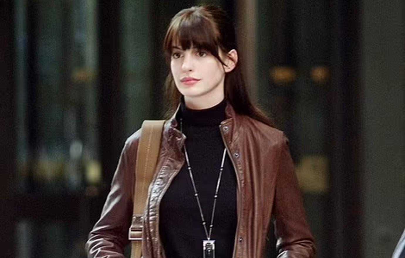 Anne Hathaway Channels Her The Devil Wears Prada Character At Nyfw