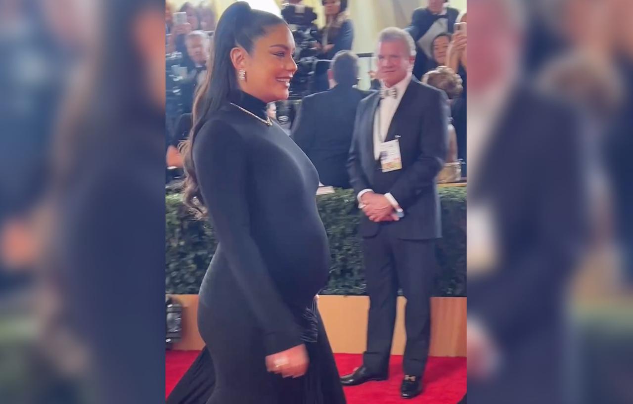 Vanessa Hudgens Is Pregnant Actress Flaunts Baby Bump At Oscars