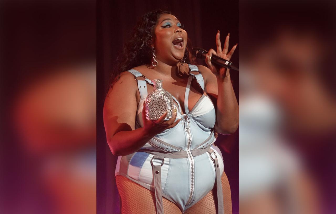 Lizzo Sings Twerks Plays The Flute In Front Of Sold Out Crowd In Miami