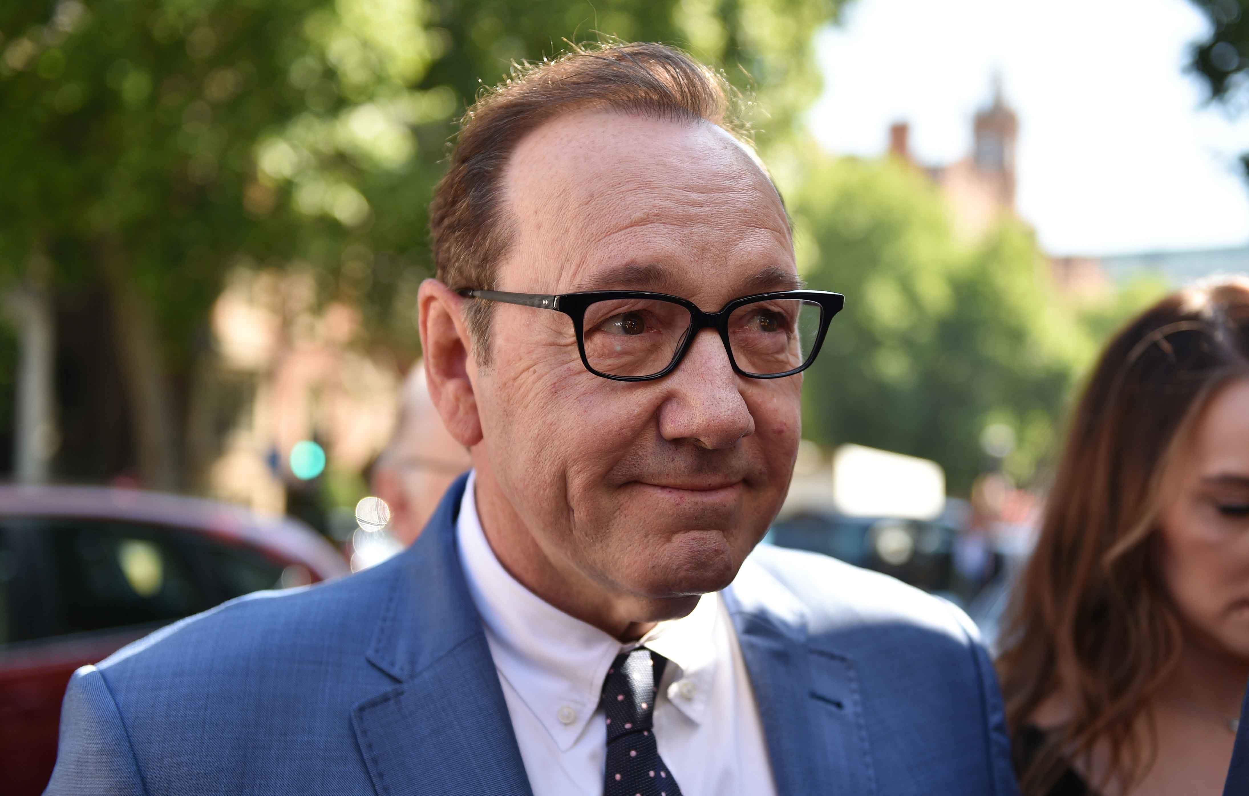 kevin spacey pay house of cards producers  million