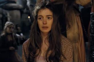 Anne hathaway les mis may30 trailer.jpg