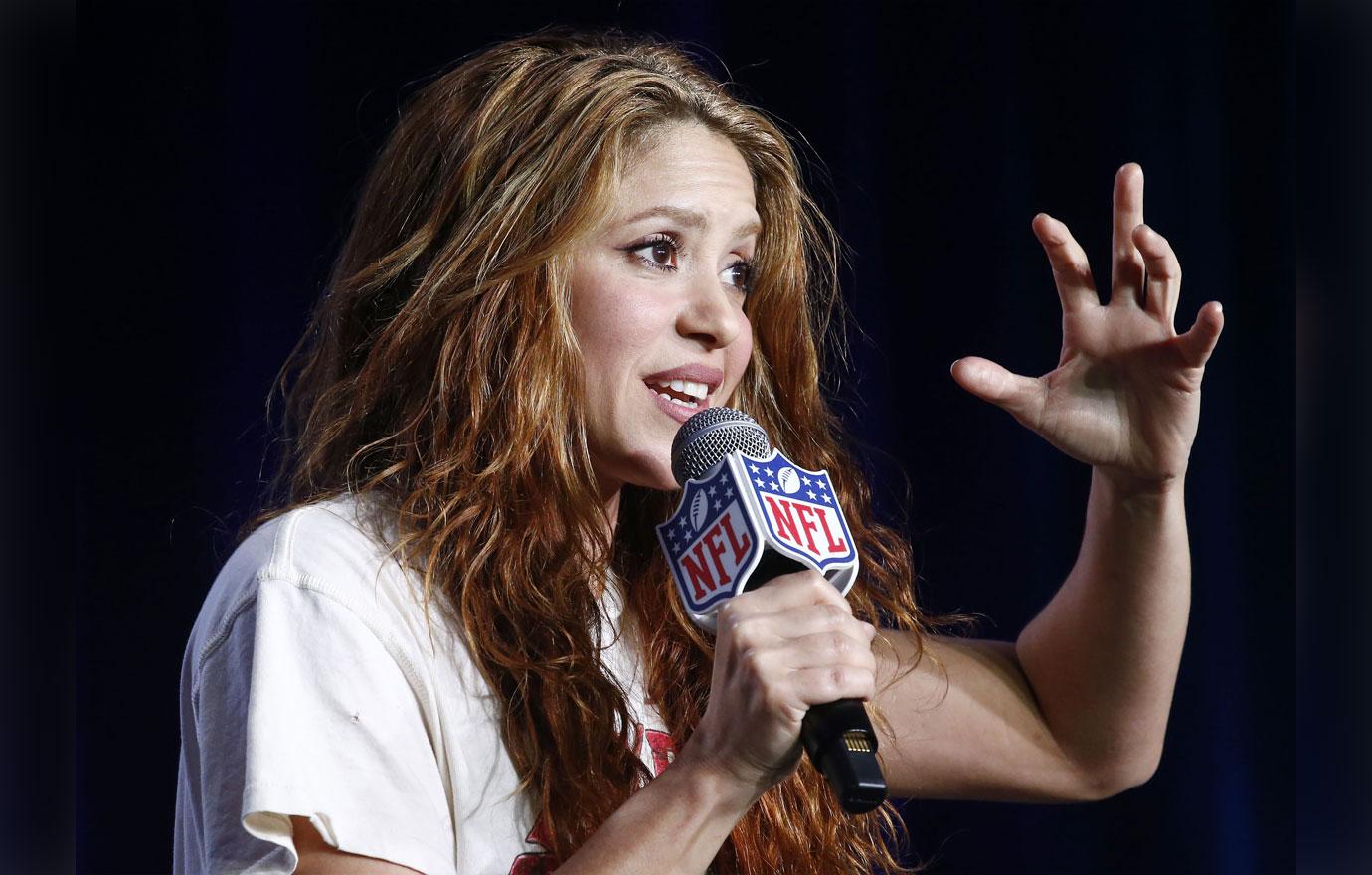 Jennifer Lopez & Shakira To Honor Kobe Bryant During Super Bowl Halftime Show