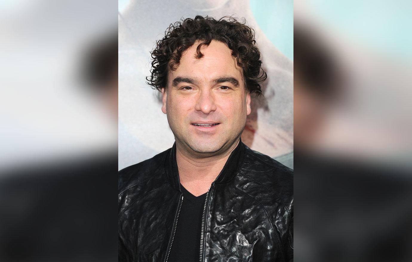 johnny galecki girlfriend pregnant