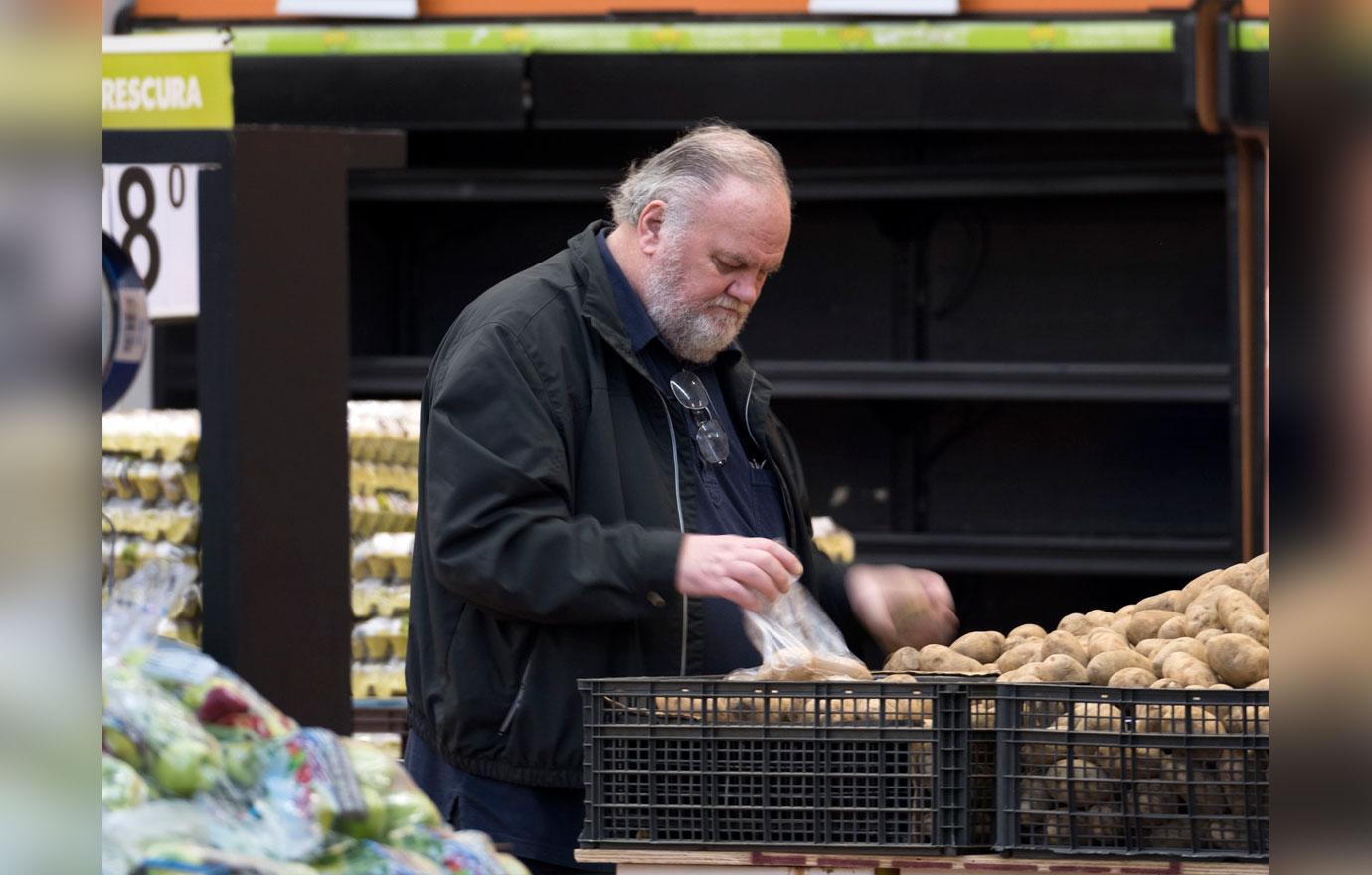 EXCLUSIVE: Thomas Markle Snr does some late night shopping in Rosarito, Mexico