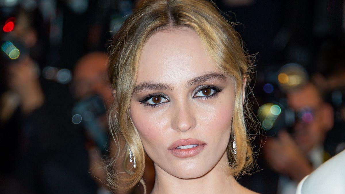 image of She posed waist-deep in water alongside her best friend, Amelia.