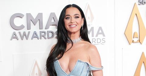 katy perry toned arms channeling britney spears cma awards pp