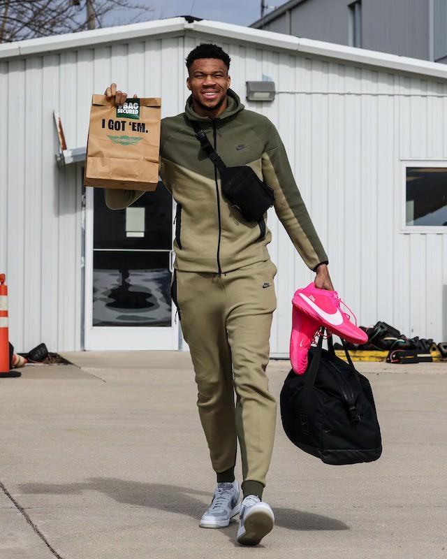 giannis wingstop still