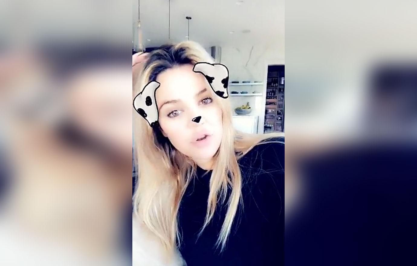 khloe kardashian slams haters too focused post baby body 02