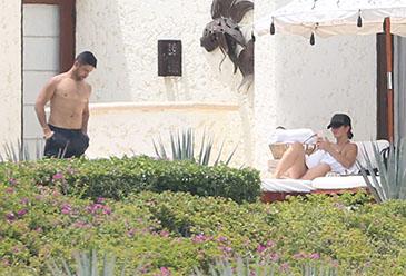 Exclusive&#8230; Minka Kelly &amp; Wilmer Valderrama Enjoy A Romantic Trip To Mexico ***NO USE W/O PRIOR AGREEMENT &#8211; CALL FOR PRICING***