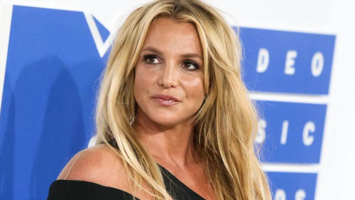 Photo of The singer went to rehab in April but stayed for less than a month.