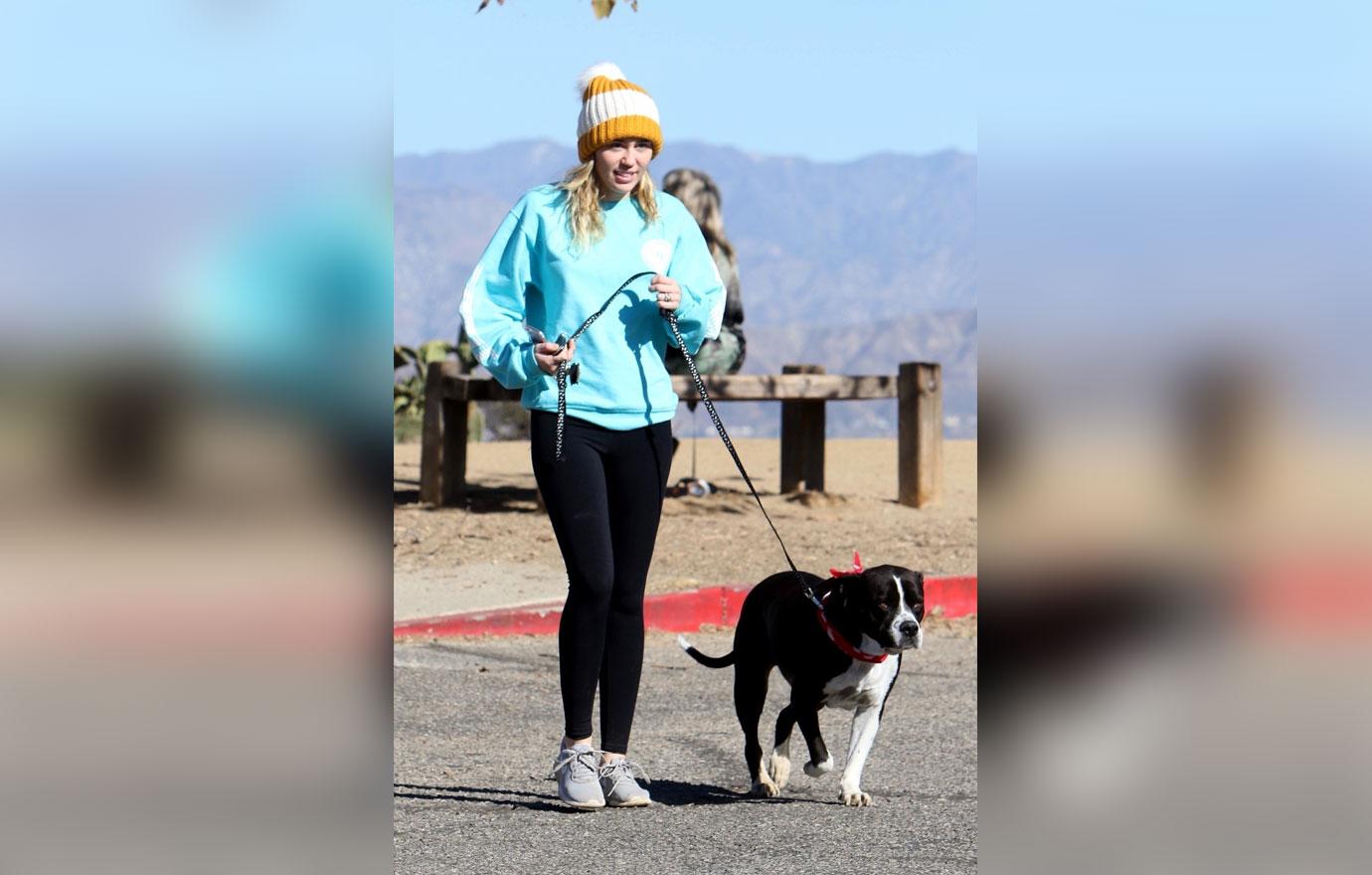 Miley cyrus dog hike 1