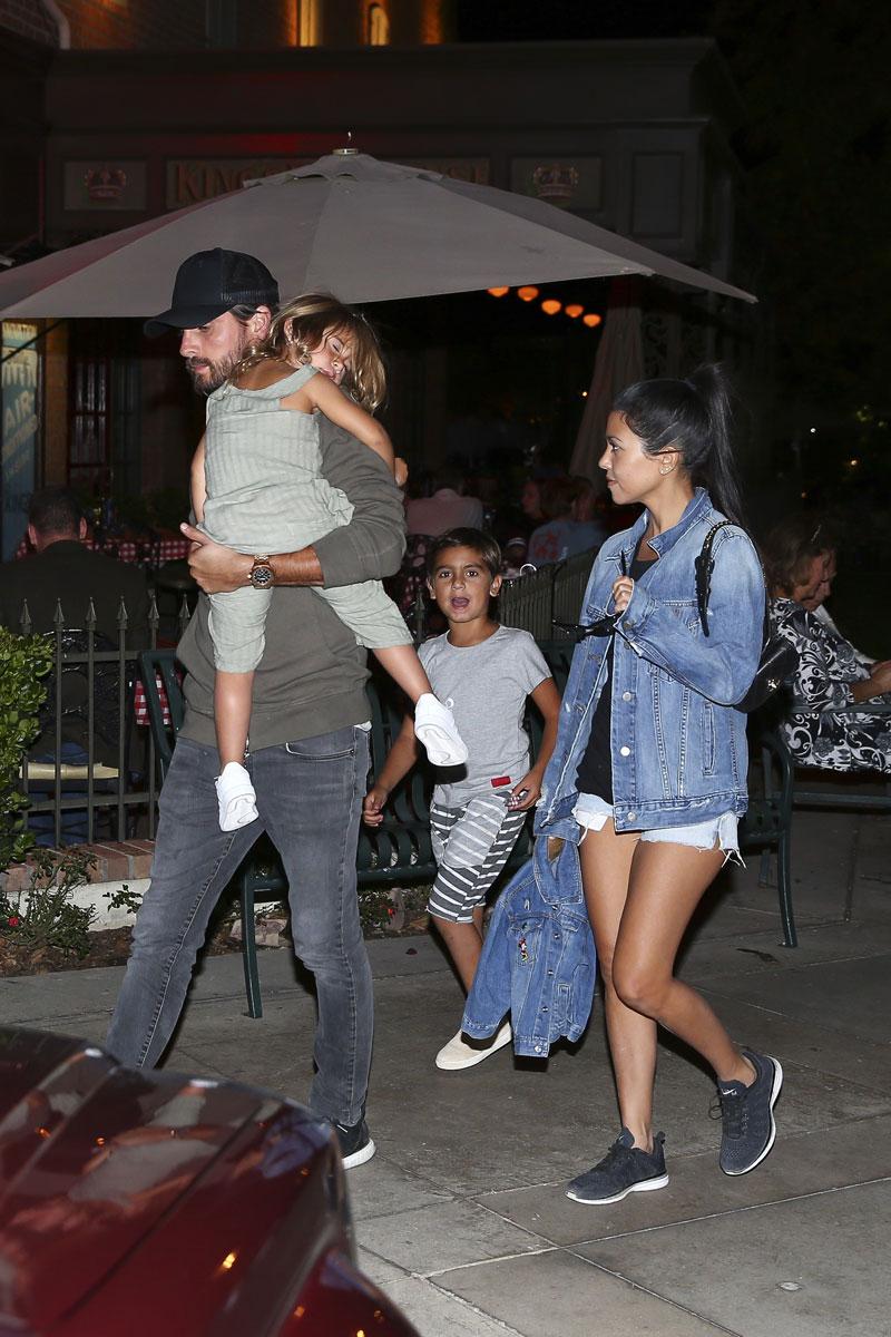 Kourtney kardashian scott disick back together out with kids 7