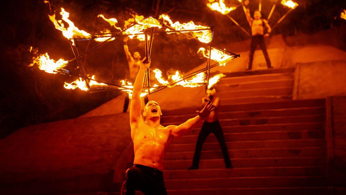 Image of The signature ALMA show combines acrobatics, dance and live music in an open-air amphitheater.