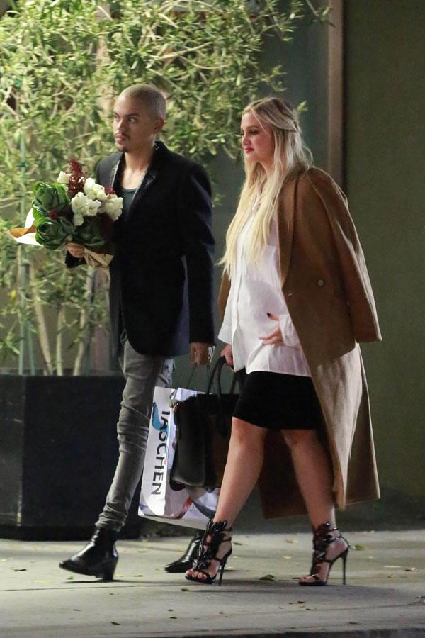 Ashlee simpson celebrates 31st birthday 04