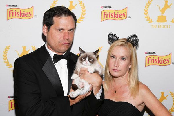 Michael Ian Black, Angela Kinsey, Grumpy Cat