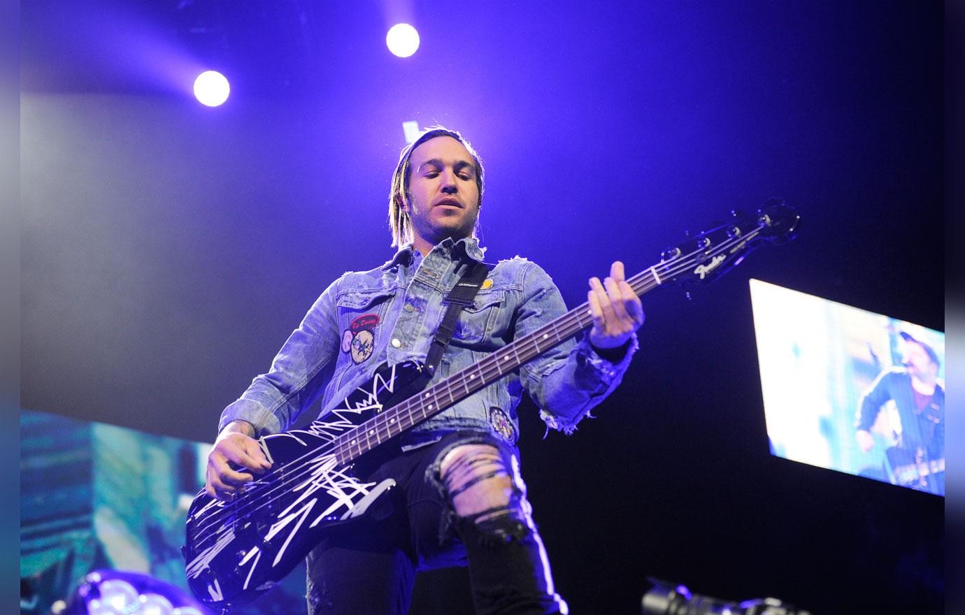 Pete wentz shares rare pic newborn daughter 4