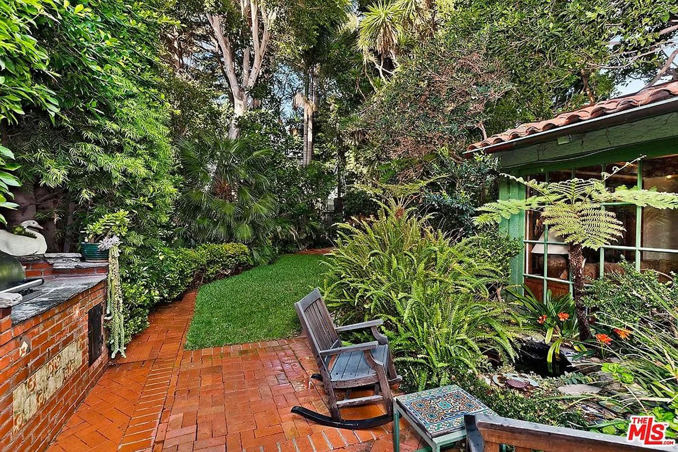 Red Hot Chili Peppers' Flea Buys in Malibu Colony