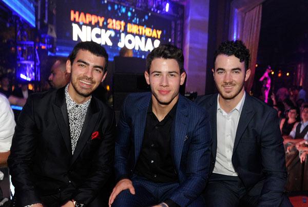 Nick jonas shuts down jonas brothers comeback 01