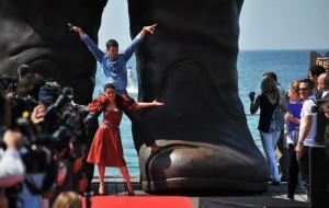 2011__05__hayek_banderas_may11_9 300×190.jpg