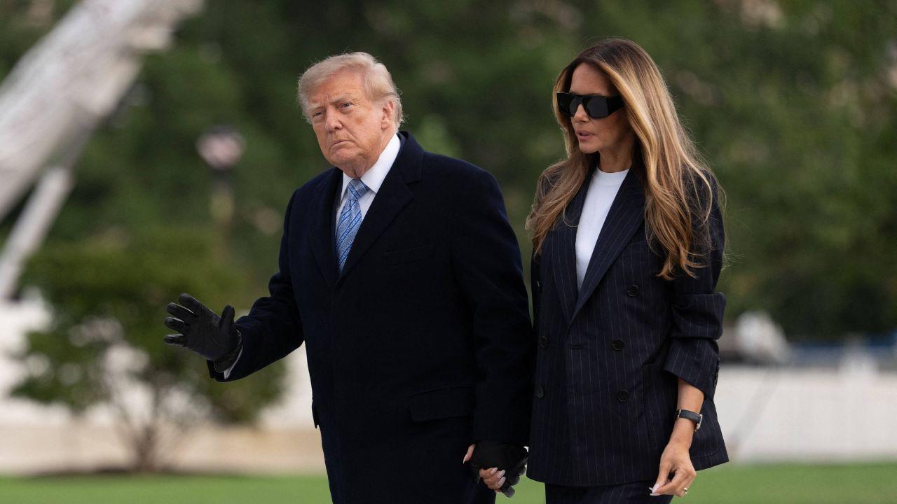 Photo of Democrats have also voiced their intent to look into Melania's deal with Amazon. 