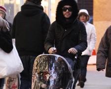 2010__01__full_pete_wentz_005_wenn5411372 225&#215;181.jpg