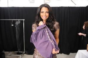 2011__02__camila_alves_feb14_5272 300×199.jpg