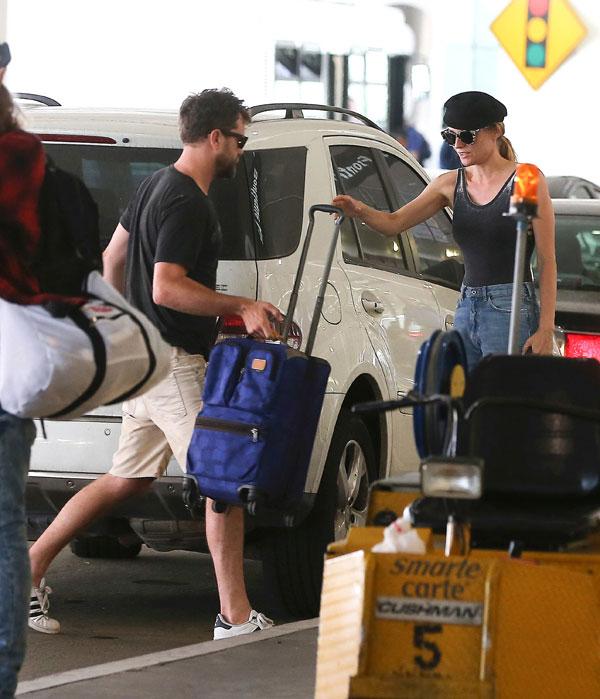 diane kruger joshua jackson breakup airport hugging photos