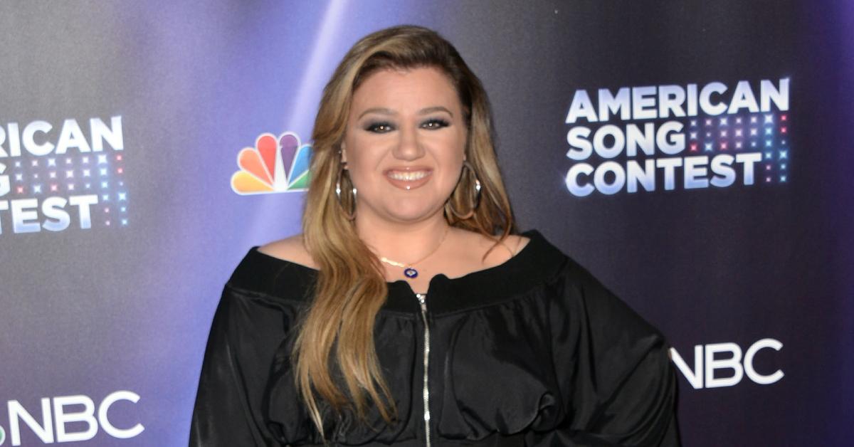 kelly clarkson wants someone laugh divorce