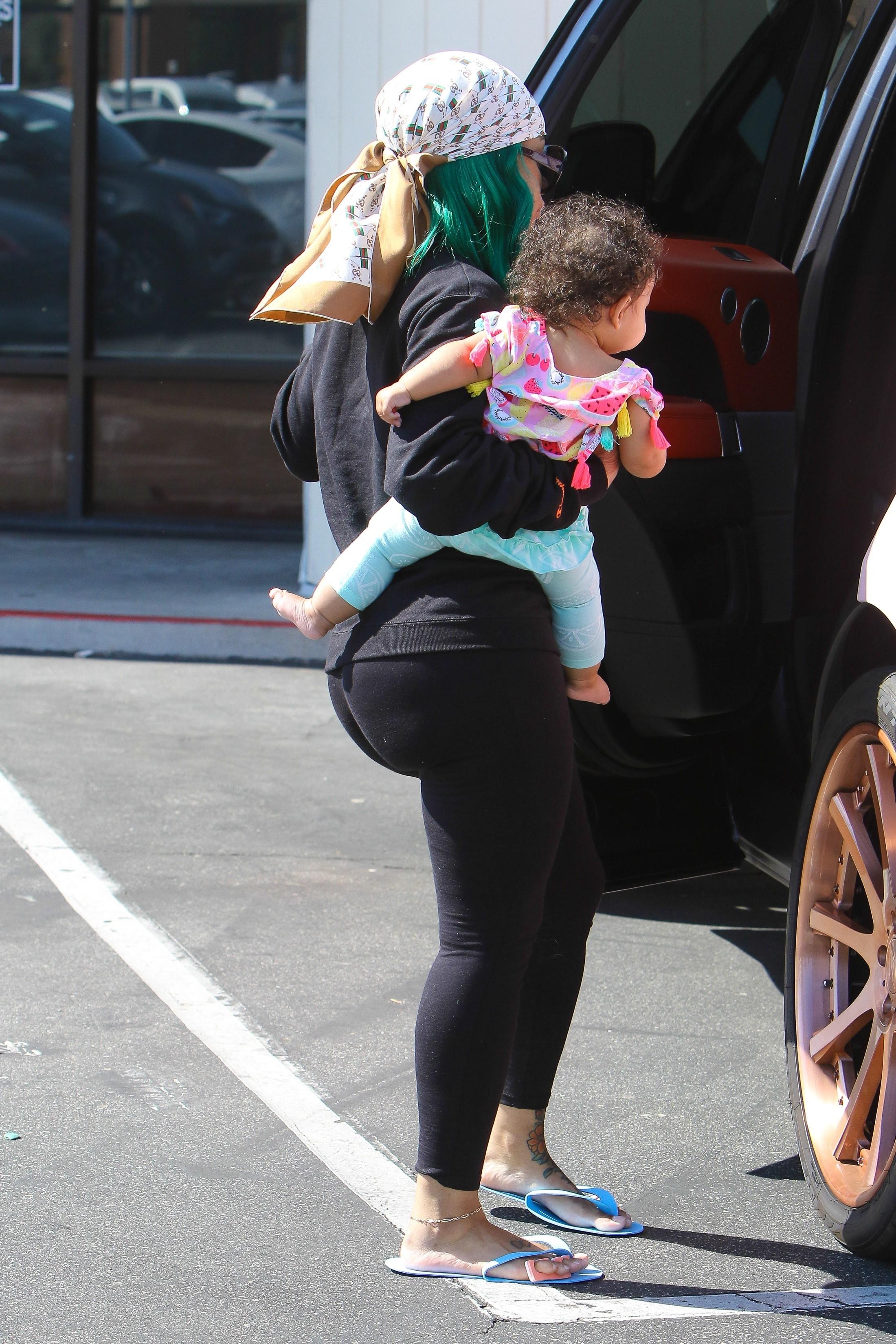 Dream is back with Mom! Blac Chyna gets pampered with her baby girl!