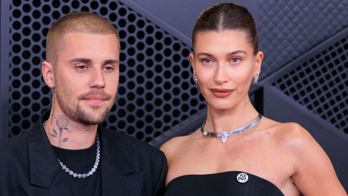 Photo of Justin Bieber allegedly threw a water bottle at paparazzi. 