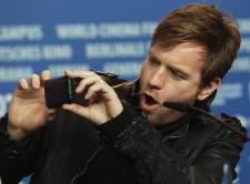 2010__02__ewan_mcgregor_Feb12_7913 225×166.jpg