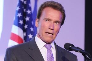 2011__05__Arnold_Schwarzenegger_May17newsnez 300×199.jpg