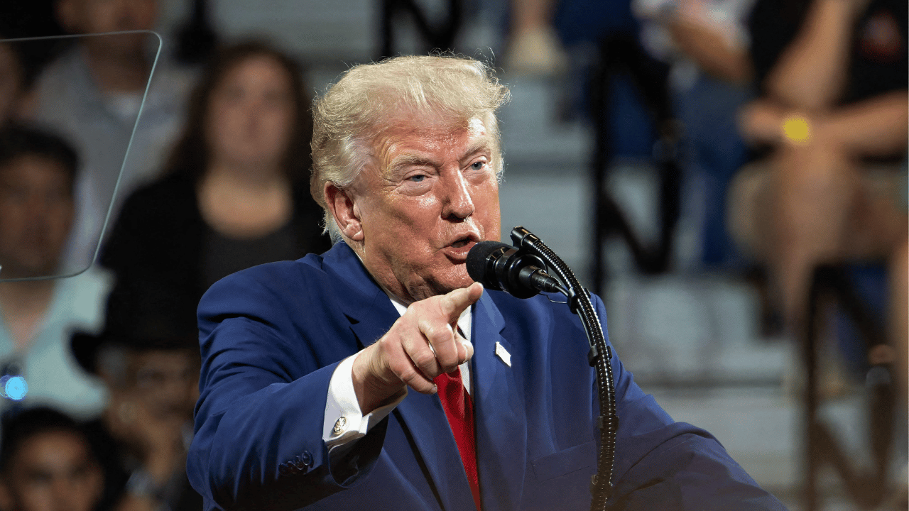 photo of Donald Trump admitted he was having a 'tough' time dealing with Lindsey Graham's passing.