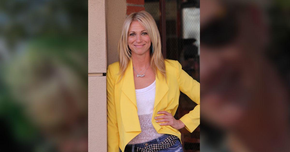 Debbie Gibson Dazzles in Green Minidress While Flaunting Her Incredible Legs
