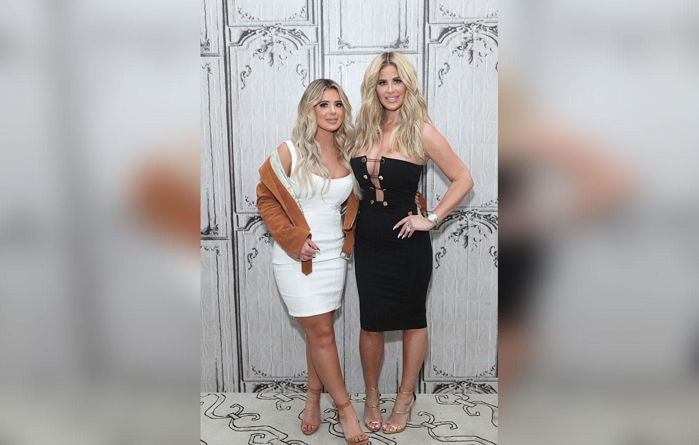 Kim Zolciak And Daughter Brielle Biermann Kicked Off Flight Cops Involved