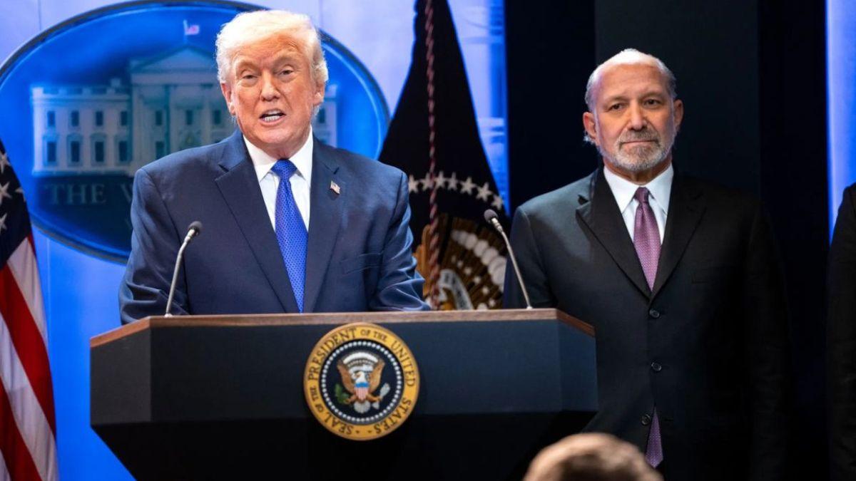 Image of Stephanie Ruhle said that Trump lives in a gilded bubble surrounded by wealthy businesspeople.