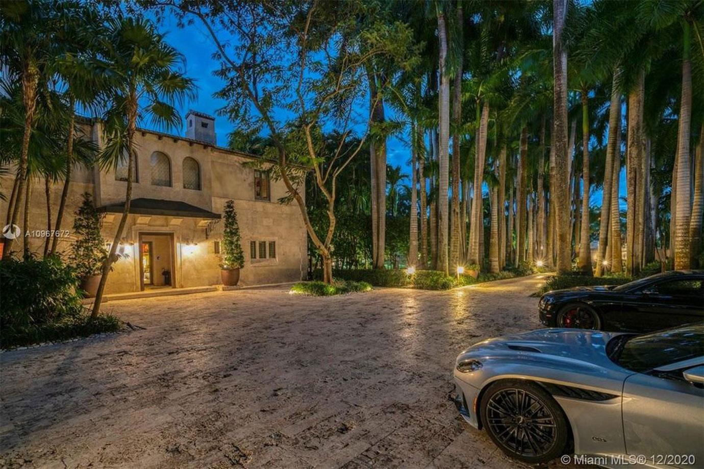 phil collins sells miami beach mansion celeb real estate