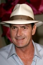 2010__01__FP_1588139_RIJ_DRAGSHOW_42_101908 151×225.jpg