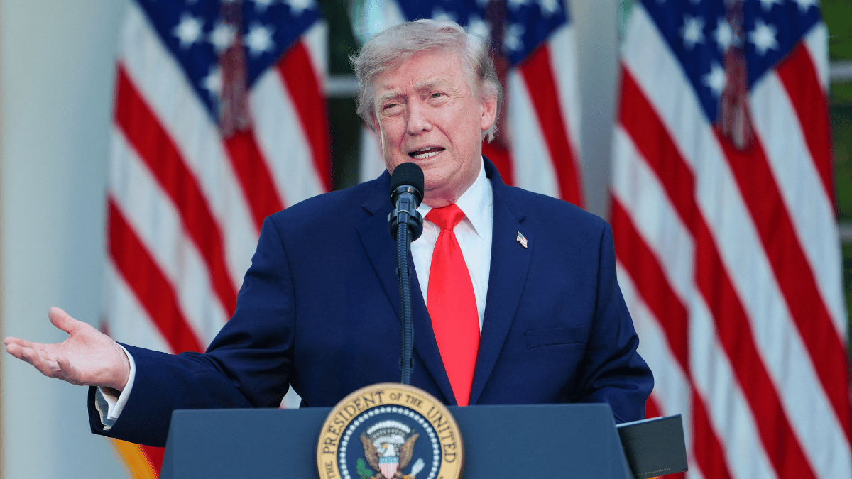 Photo of Critics questioned the president's obsession with spelling 'dumb.'