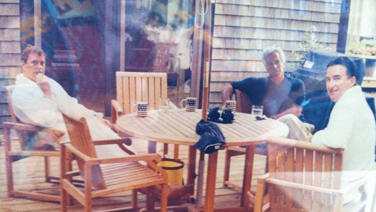 Image of Former Prince Andrew’s absence signaled tighter palace image control.