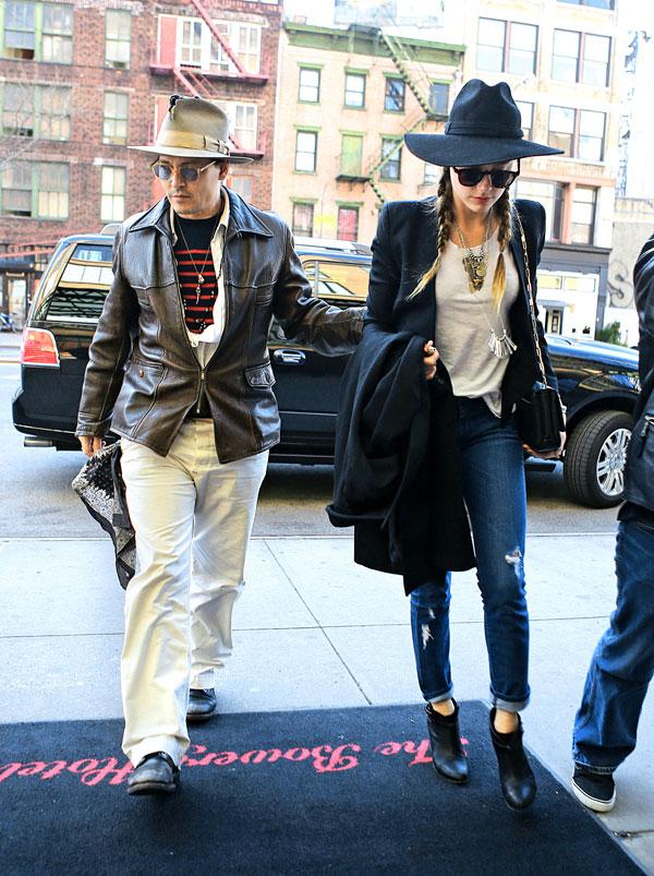 10 Couples Who Dress Alike!