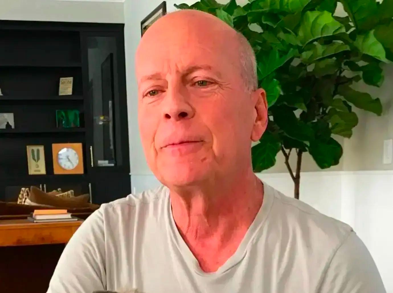 bruce willis attempts low profile driven around dementia