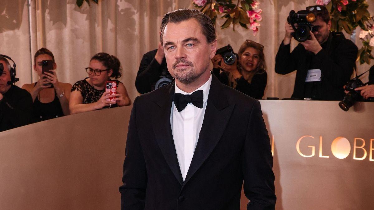 image of Critics said the 'Titanic' star 'deserves a hug' after the awkward moment.